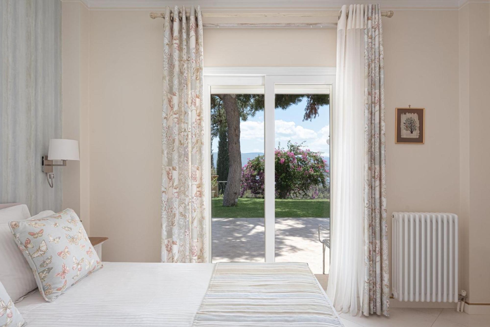 Villa Fantasia Isthmia Eksteriør billede